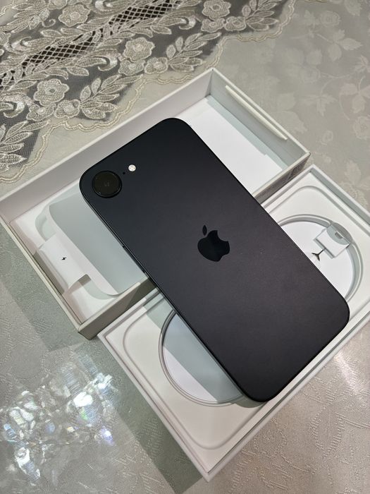 Продается Iphone 16e 128GB