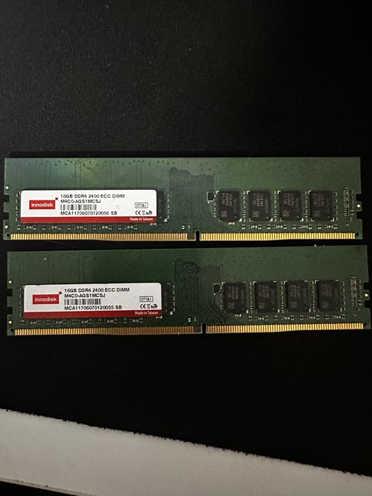 Vand 32gb ram ddr4 la 2400mhz