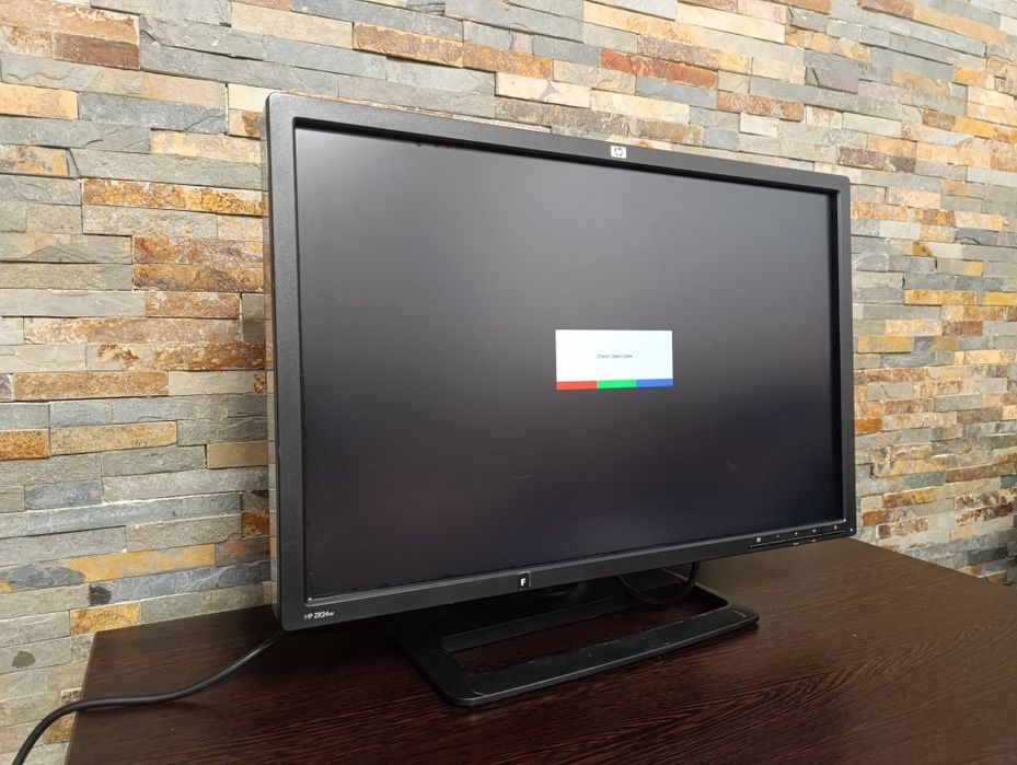 Monitor HP diagonala  24" model ZR24W