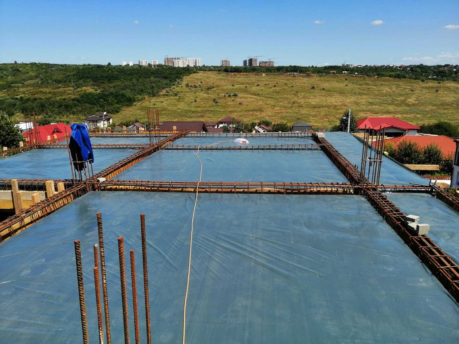 Executam lucrari de constructii, case la rosu