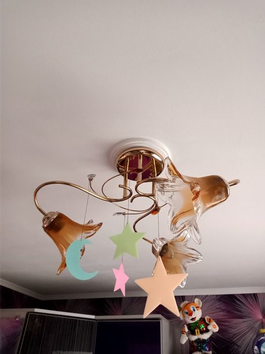 Продам люстру 3 р.