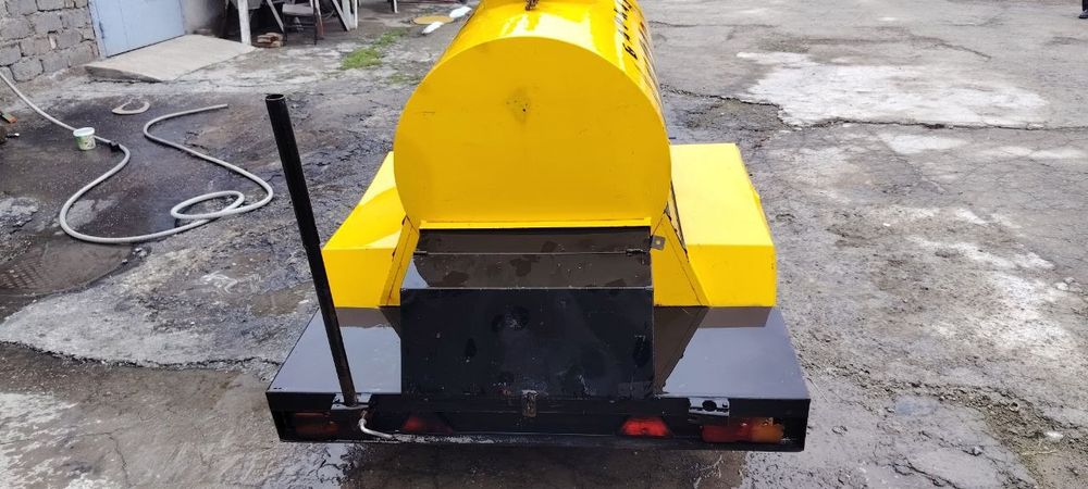 Продаётся квас бочка 450 л заводская сделано с нержавейки.