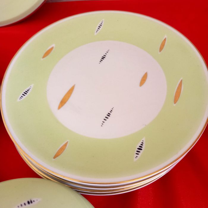 Продам набор посуды.