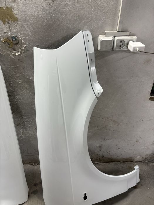 продам переднее правое крыло