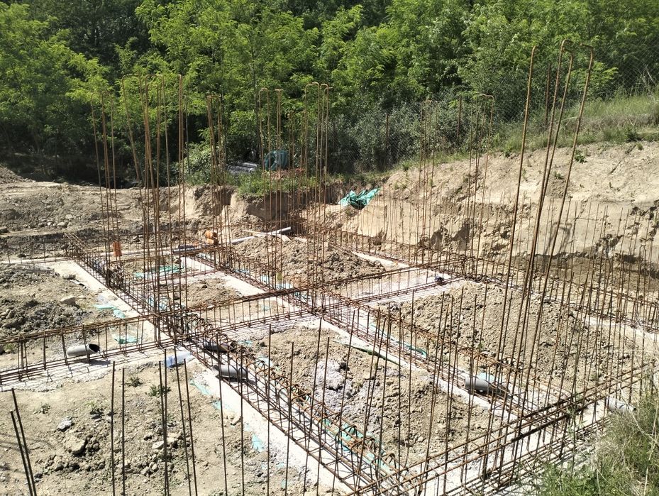 Renovări, construcții case la roșu/cheie