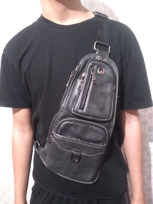 Продам  барсетку. Кожаная!