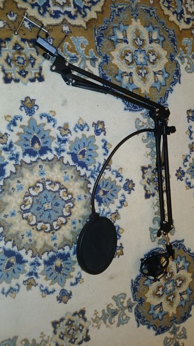 Микрофонная стойка с креплением и поп фильтром