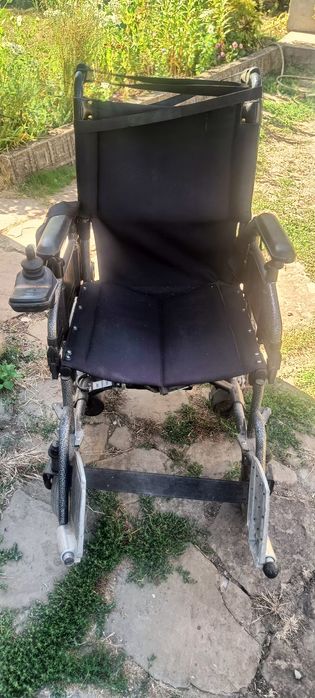 Инвалидна електрическа количка
