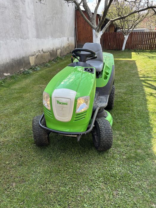 Tractoras de tuns iarba viking