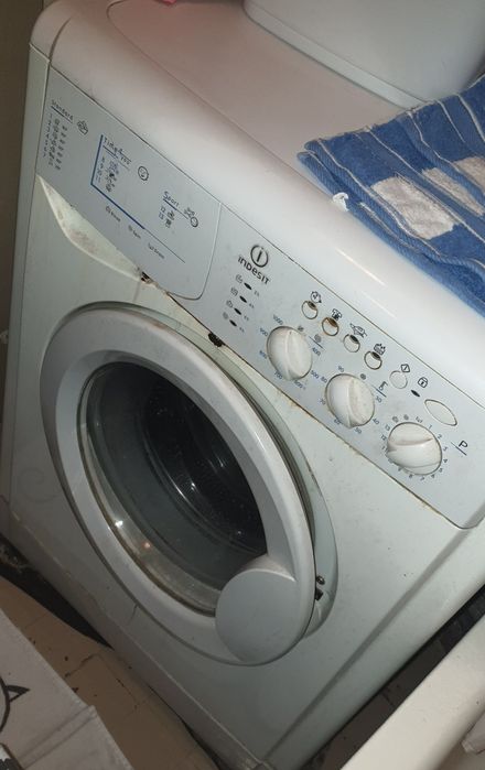 Продам стиральную машинку Indesit, б/у б