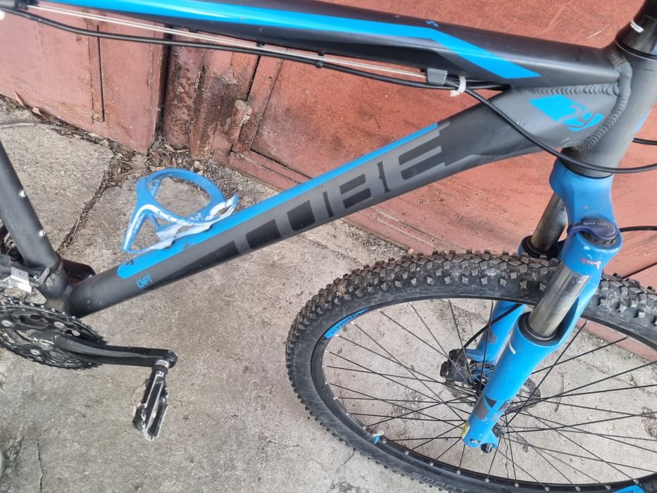 Vând bicicleta cube