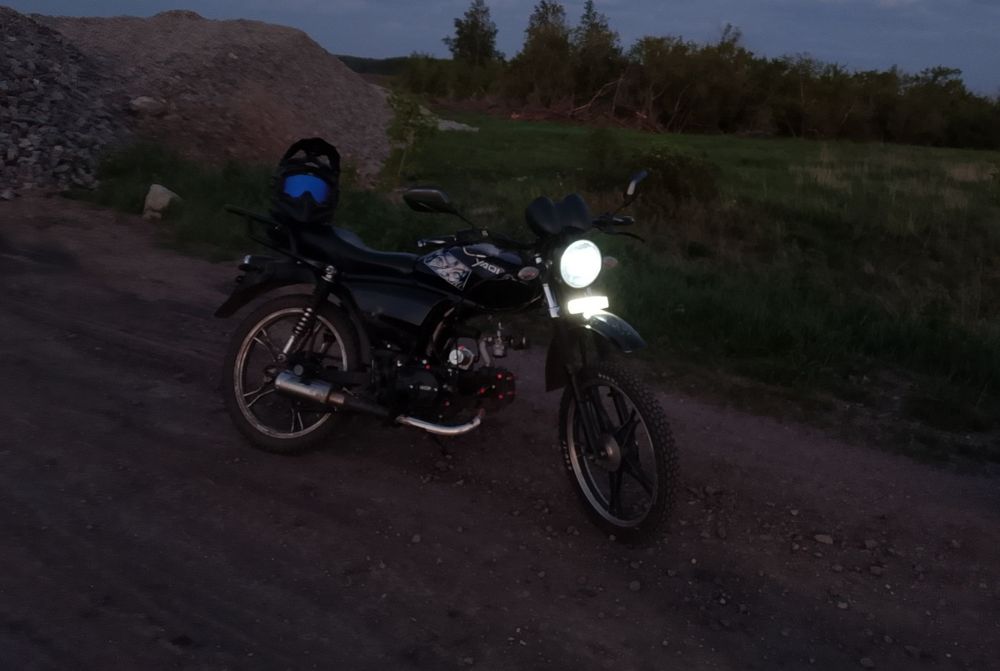 Мотоцикл yaqi 125