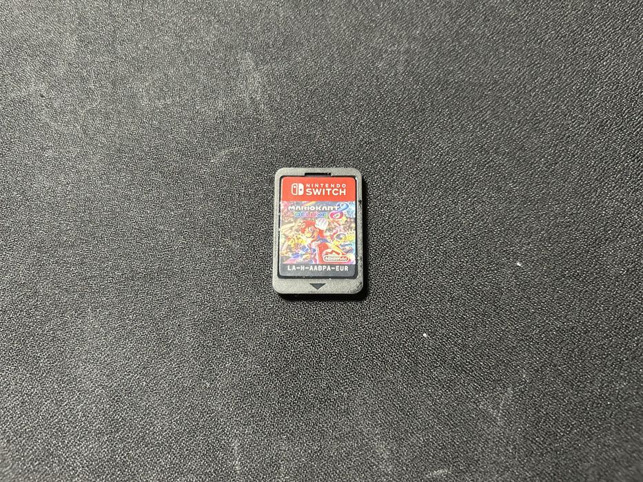 Nintendo switch v1  б/у аксесуары, игры + чехол бесплатно