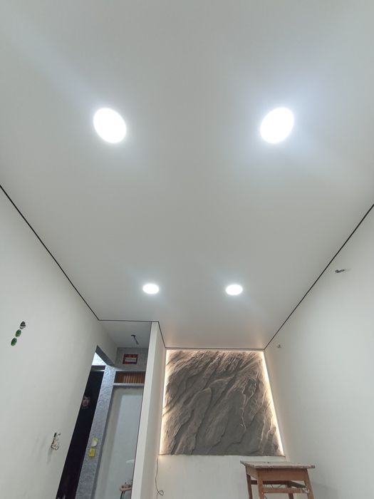 Натяжные потолки, теневые,парящие и со скрытым карнизом