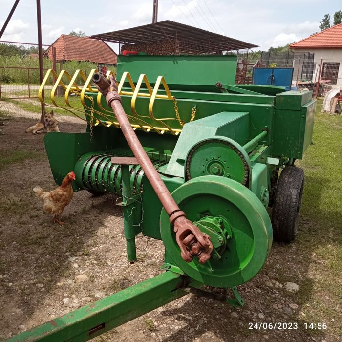 De vânzare presă J D 300