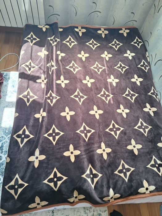 Двухстороннее покрывало