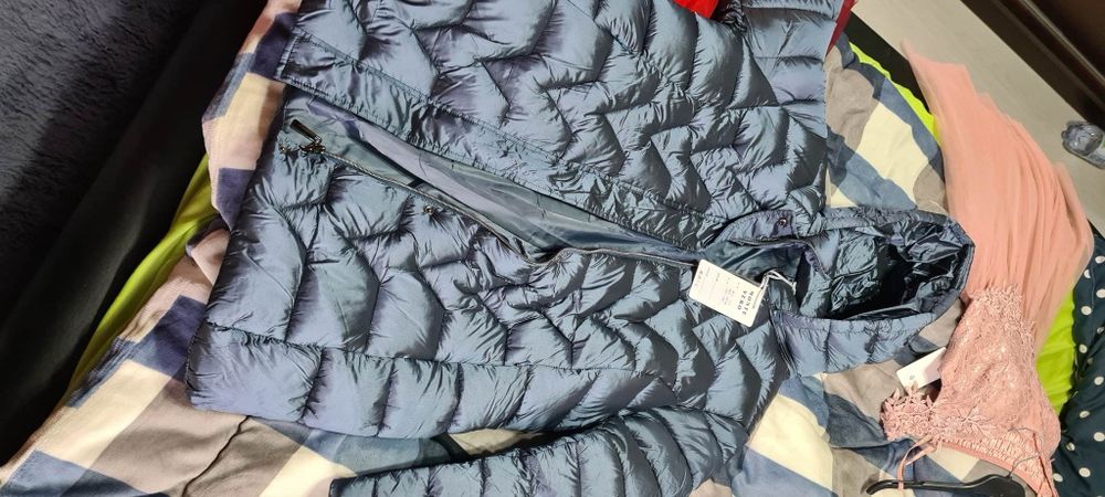 Vand rochii de ocazie!! Noi cu eticheta.