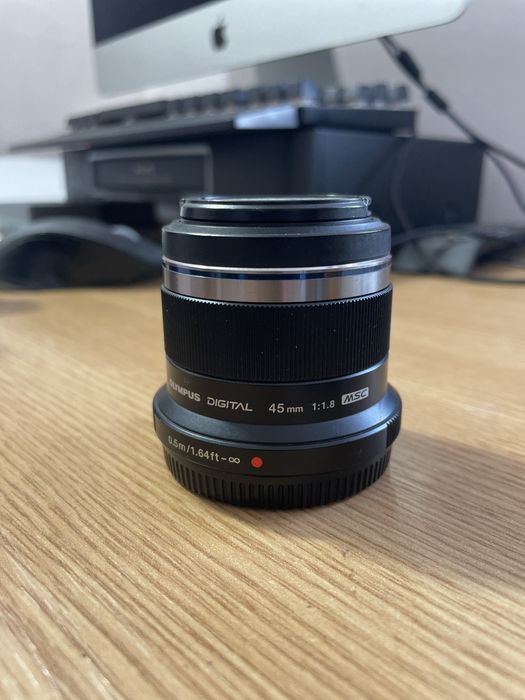 Obiectiv micro 4/3 Olympus 45mm f/1.8