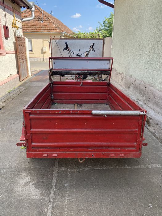 Motocultor cu remorca