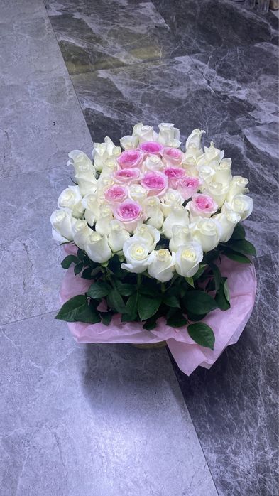 Цветы свежие продаются