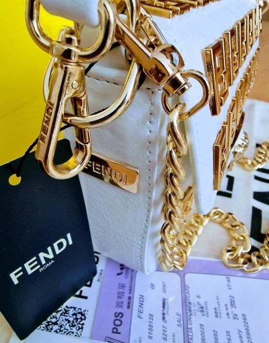 Geanta piele naturala,import Italia, certificat,card,saculet,etichetă