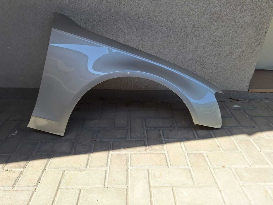 Aripa Fata Dreapta Audi A4 B8 An 2011-2015 Vopsita Auriu