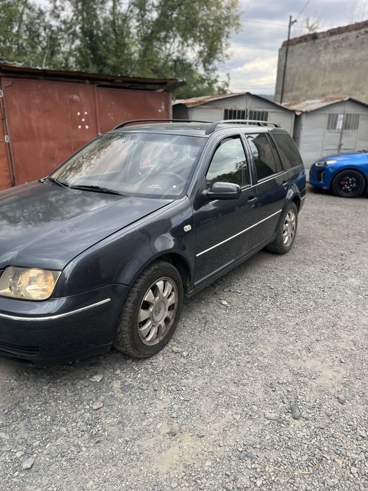 Vand volkswagen bora 1.9 ARL , 2002 .