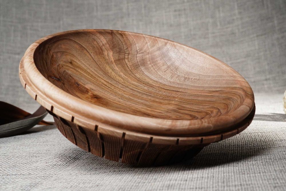 Дървена купа  от масивна дървесина орех