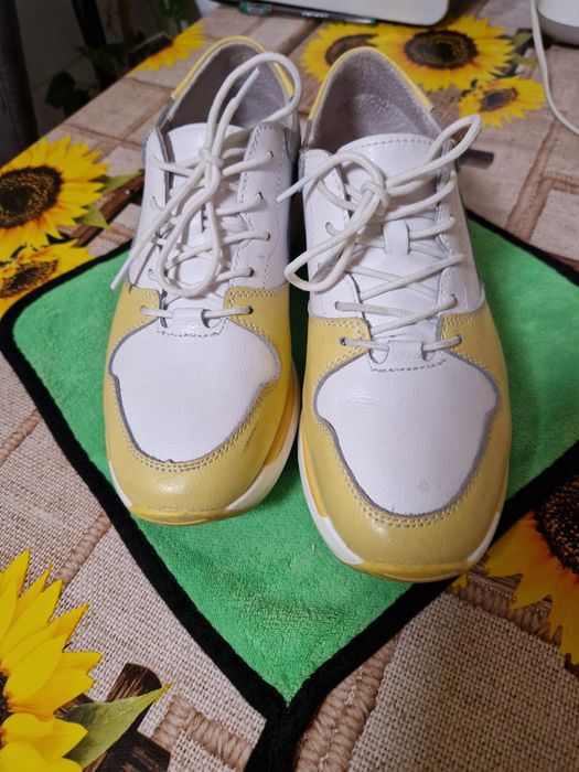 Adidasi sport nr.40  în stare foarte bună