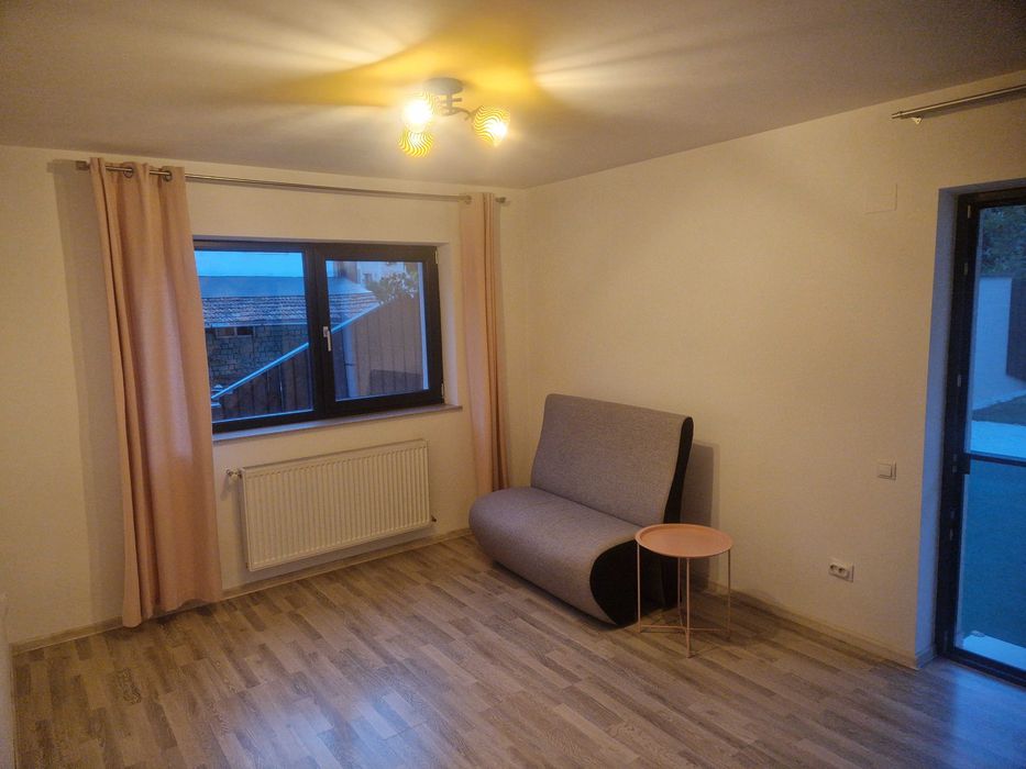 Dau in chirie ap 2 camere
