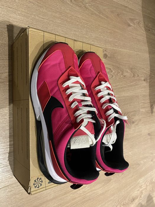 Кроссовки Nike женские