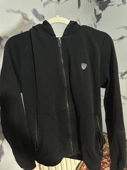 Продам одежду по 3000, размеры s