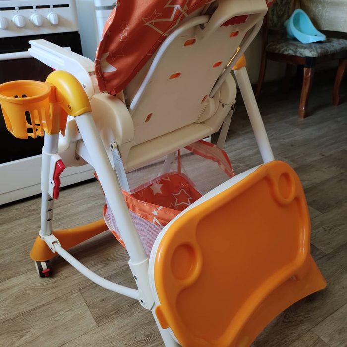 Детский стульчик для кормления срочно!