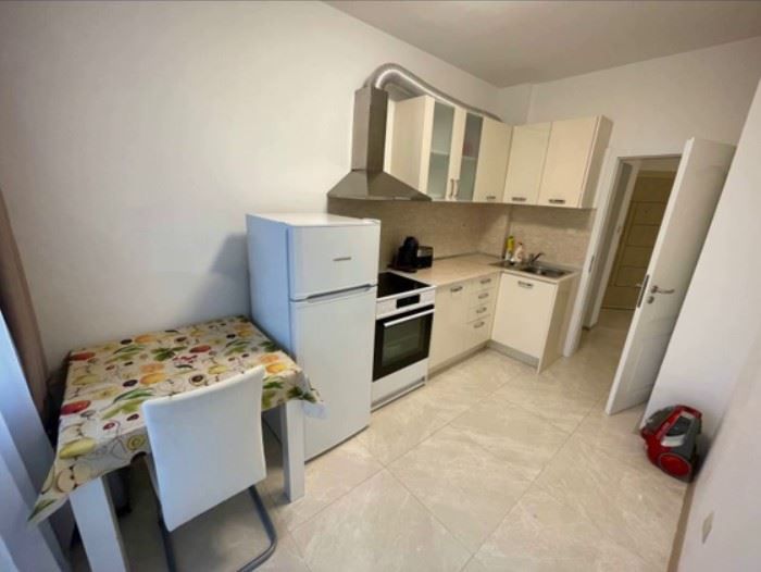 Дава се под наем Тристаен апартамент в София, Стрелбище - 100 кв.м за 897.6 € - Снимка #1