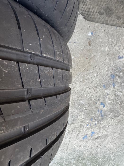 245/40/19 Good/year