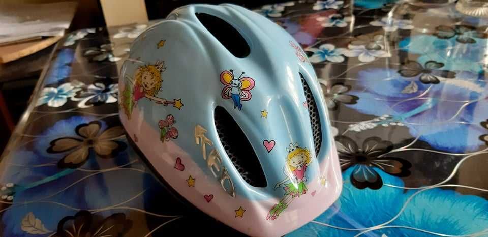 Каски и чантички за велосипед