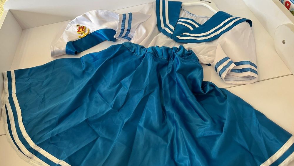 Продам костюм морячки на девочку 7-9 лет