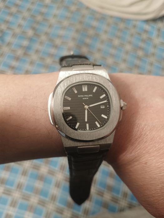 Продается мужские часы