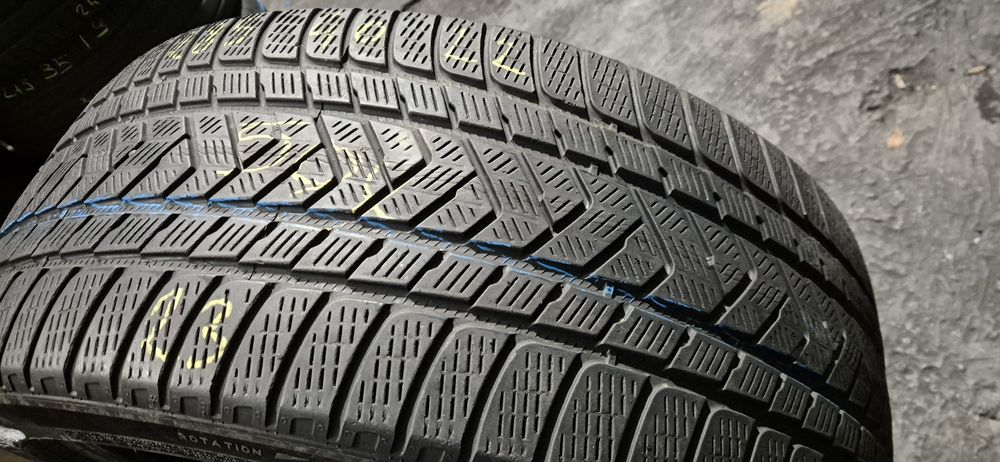 285 40 22 O bucata pirelli iarnă