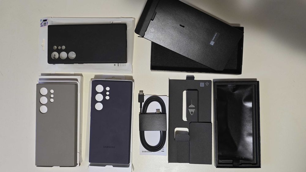 Samsung S24 Ultra Titanium black, 512 Gb storage, 12 Gb memory, huse