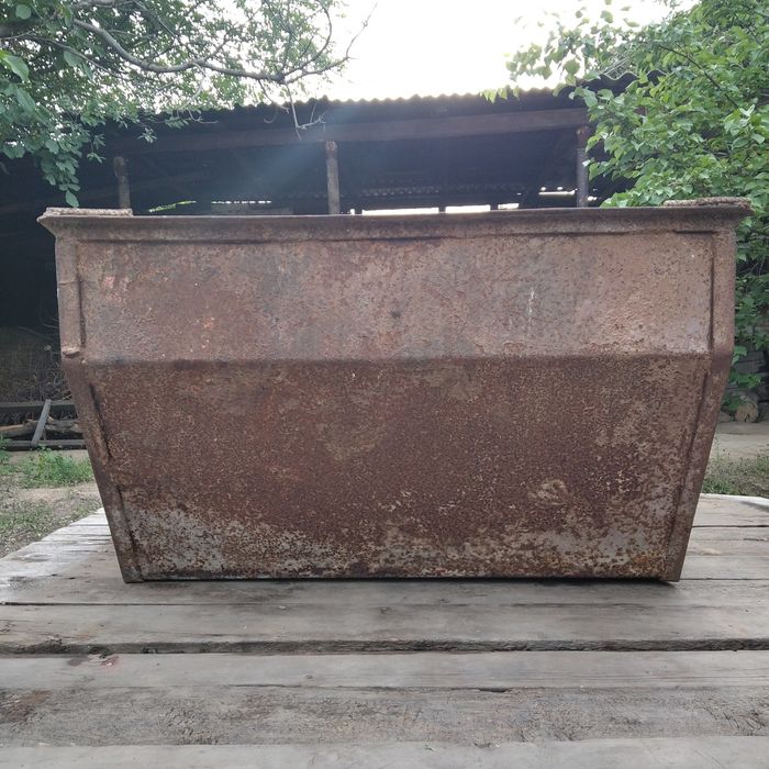 Железный бак/бункер/ковш