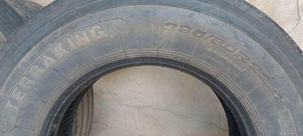 Продам шины на камаз 295/80/22,5