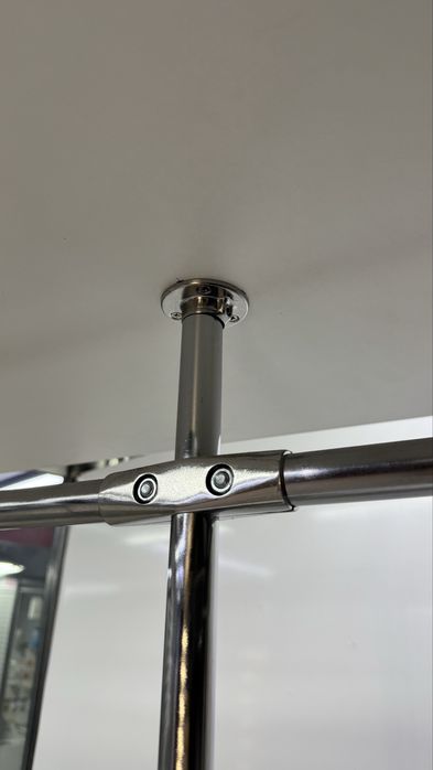 Стойка для одежды