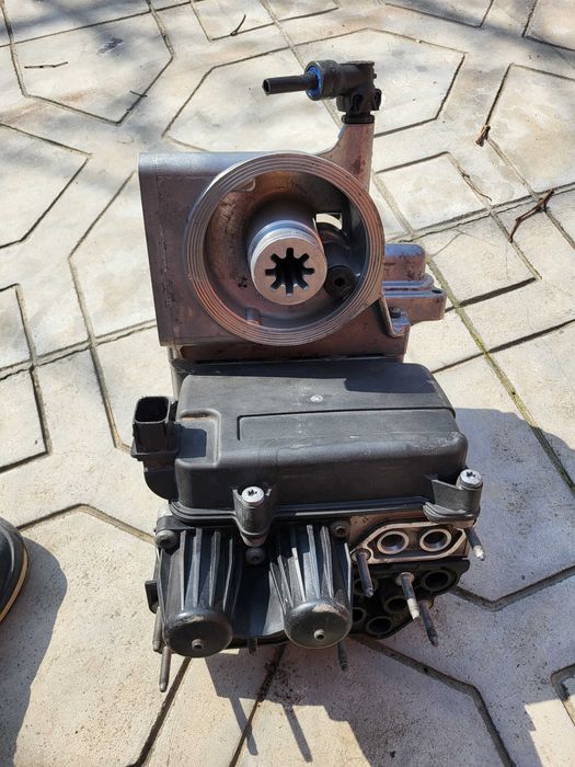 Блок влагоотделителя осушителя APS/APM на Scania Waabco