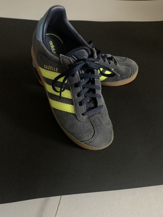 Adidași copii Adidas Gazelle marimea 34 aproape noi