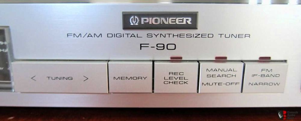 Pioneer A-80  Pioneer F-90