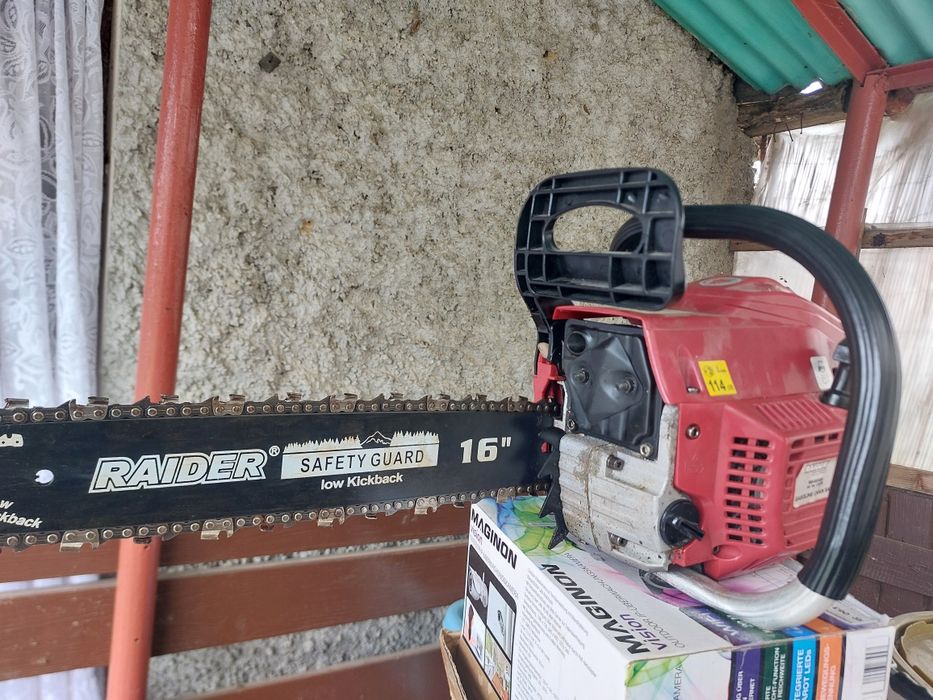 Бензинова резачка Raider