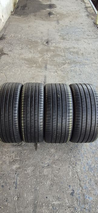 4 anvelope vara runflat noi Pirelli,fata 245/40/20,spate 275/35/20,dot 2025.Pret/bucata