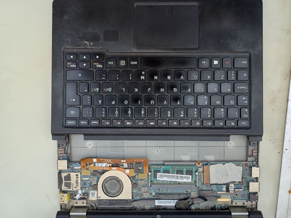 Piese laptop IdeaPad Yoga 11S. Testate