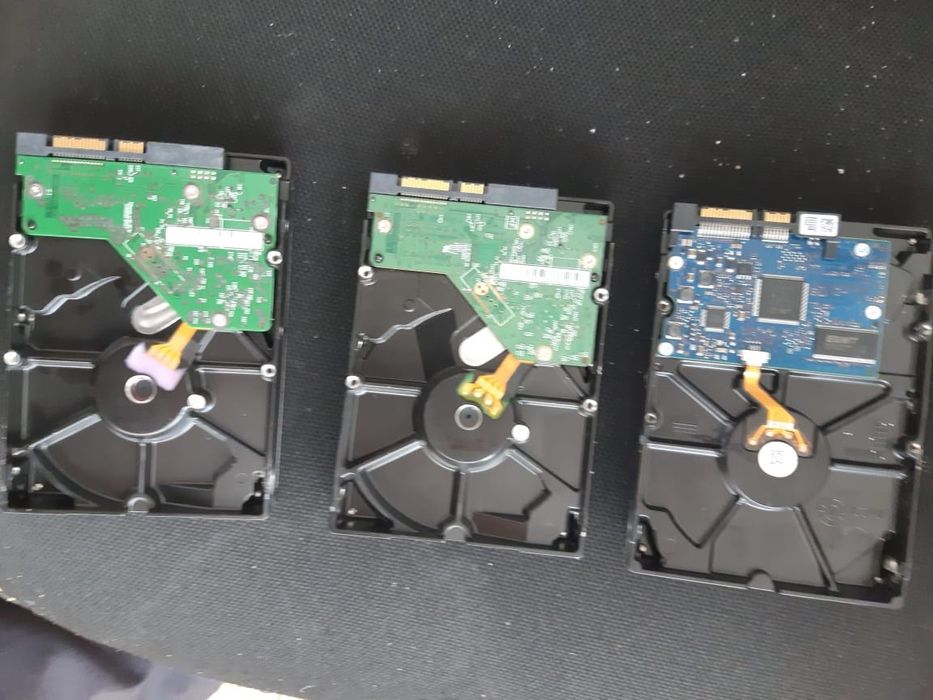 Продам жесткий диск хорошом состаяние срочно